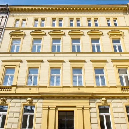Zeitraum Student House - Prvniho Pluku