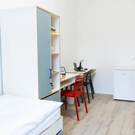 Zeitraum Student House - Prvniho Pluku Πράγα