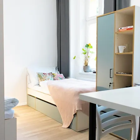 Zeitraum Student House - Prvniho Pluku Aparthotel