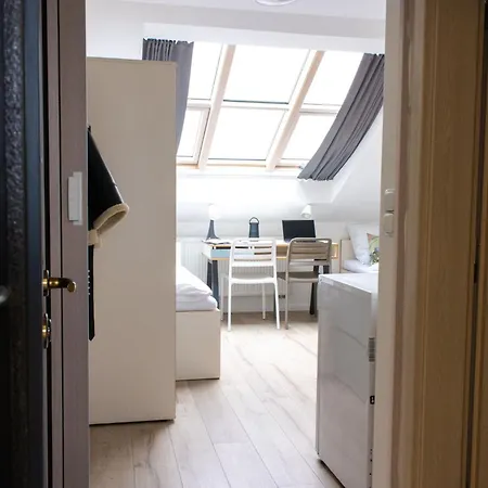 Zeitraum Student House - Prvniho Pluku